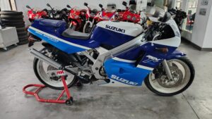 Suzuki RGV250 VJ21