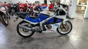 Honda CBR250R MC19